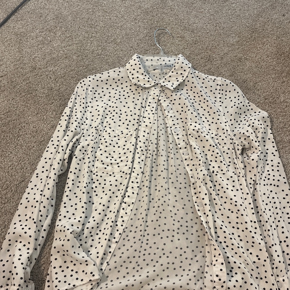 Women’s dotted button down